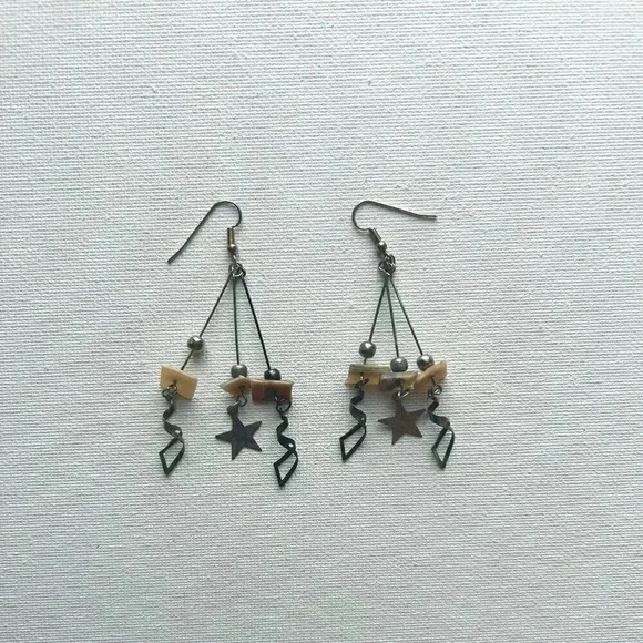 Vintage Star Dangle Earrings - Picture 1 of 2